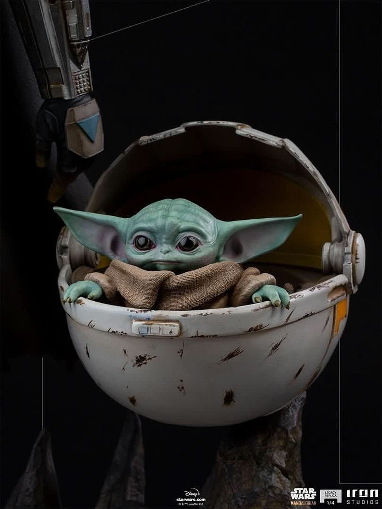 The Mandalorian and The Child - Star Wars: The Mandalorian - Legacy Replica 1/4 - Iron Studios