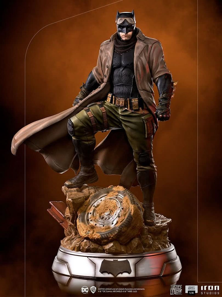 Statue Batman Knightmare - Zack Snyder's Justice League - Legacy Replica 1/4 - Iron Studios